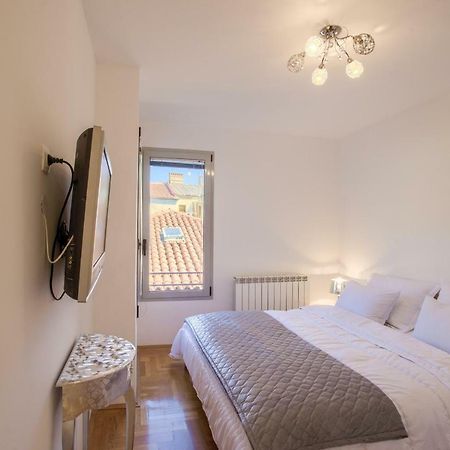 Apartment San Rocco Center Pula Exterior foto